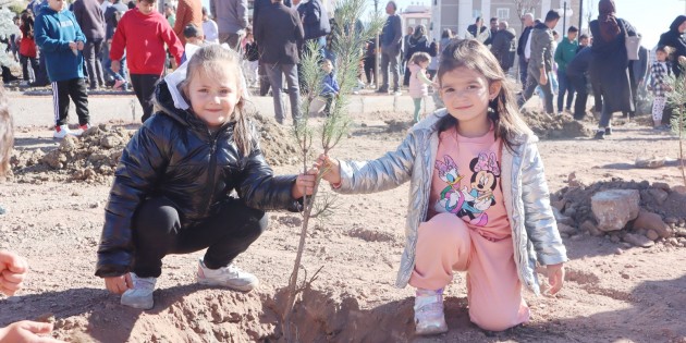 “Bir Dikili Ağacım Var” projesi ile yeşil alanlar artıyor